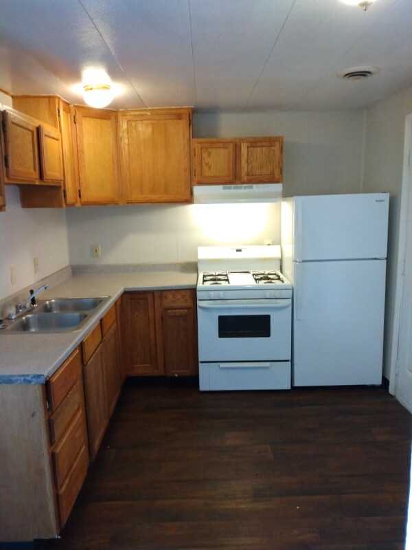 Building Photo - 1170 Tecumseh Pl