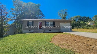 Building Photo - 1005 Mountain View Dr