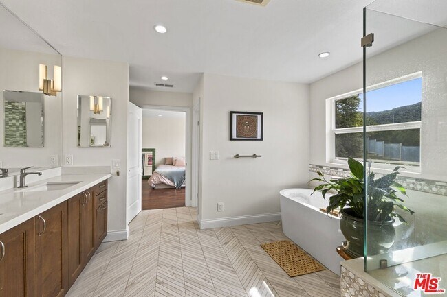 Foto del edificio - 3804 Vista Linda Dr