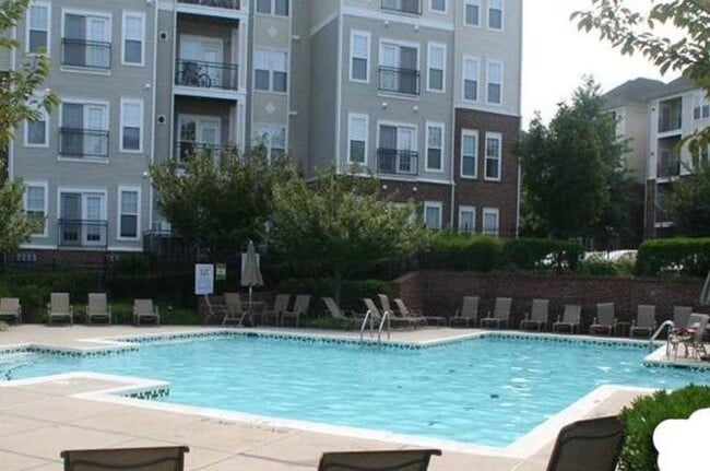 Foto del edificio - 2921 Deer Hollow Way