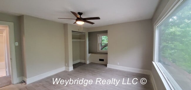 Building Photo - Nice 2 Bedroom 1.5 Bath Single Family Home...