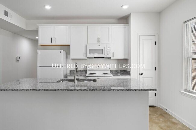 Foto del edificio - 1571 Court Ave