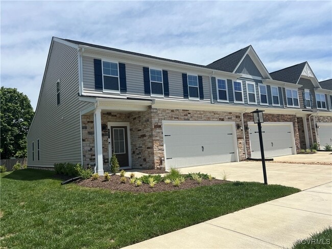 Building Photo - 631 Brookwood Glen Terrace