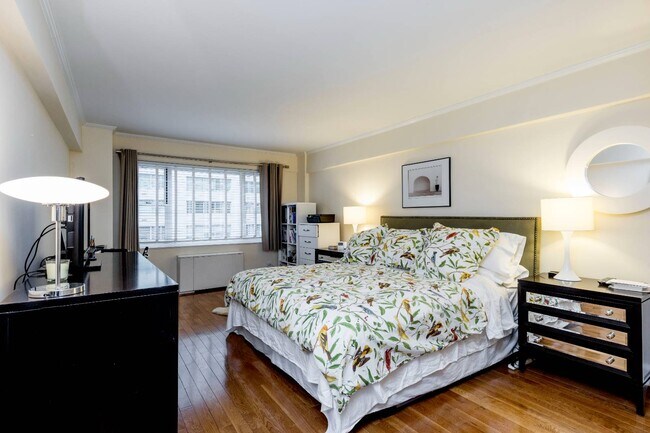 Foto del edificio - 100 W 57th St