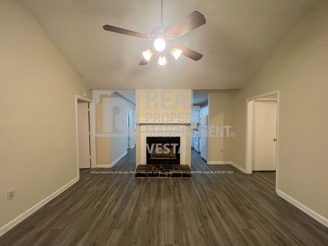 Building Photo - HALF A MONTH FREE! - Spacious Three Bedroo...