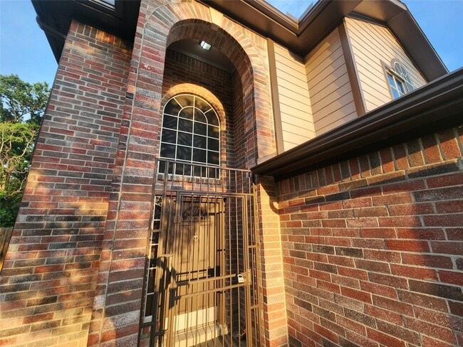 Foto del edificio - 6318 Foxhunter Rd