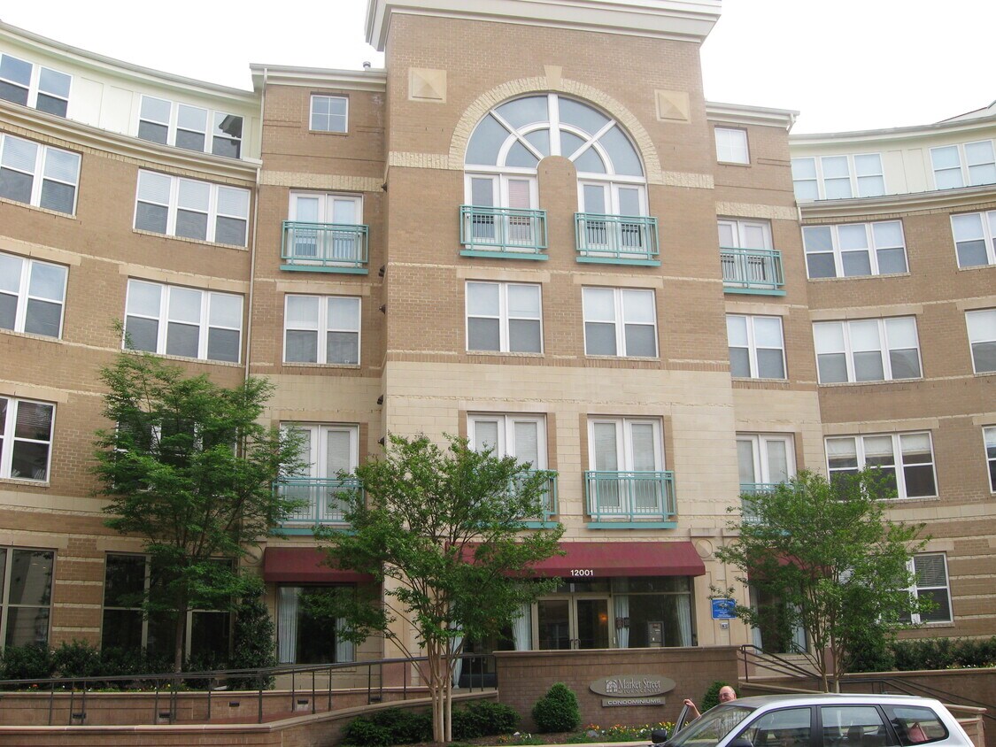 12001 Market St Unit 142, Reston, VA 20190 Condo for Rent in Reston