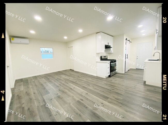 Building Photo - 2-212 High St