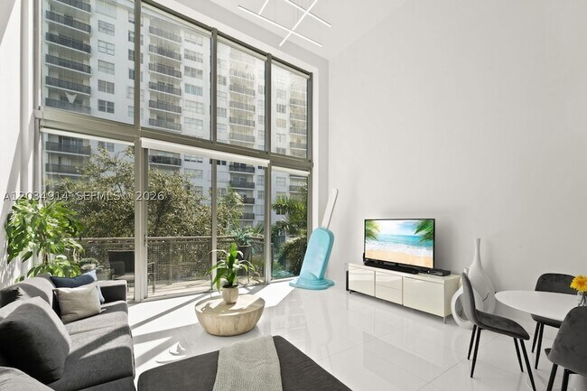 Foto del edificio - 6000 Collins Ave