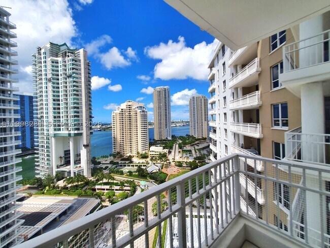 Foto del edificio - 701 Brickell Key Blvd