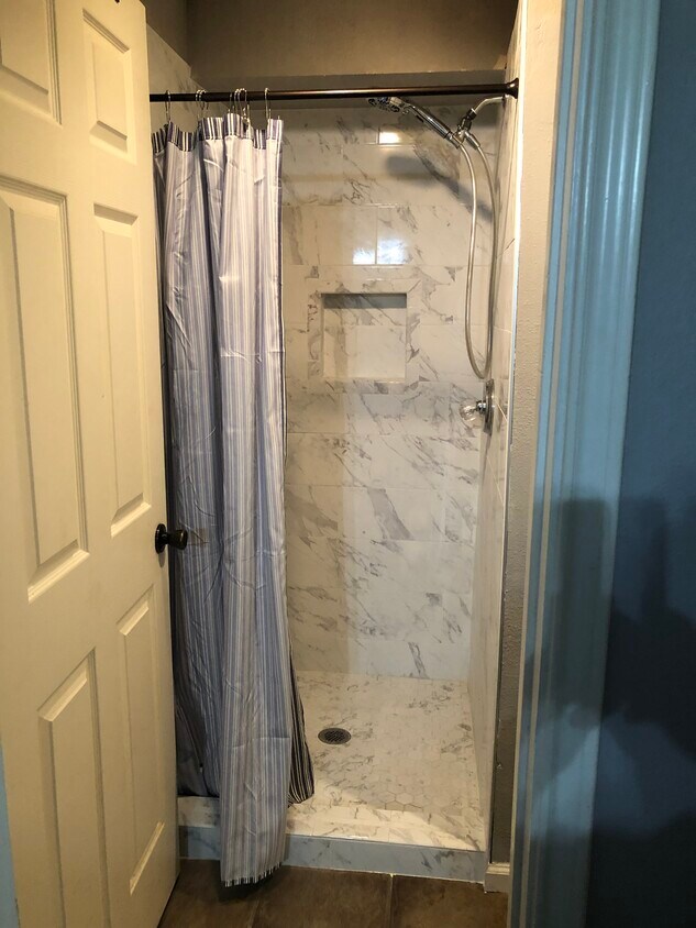 Foto principal - 2115 Avenue L