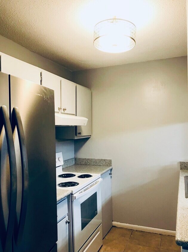 Primary Photo - 120 N Meyers Dr