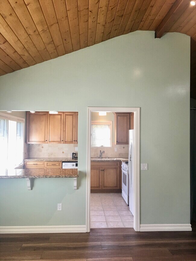 Foto del edificio - 23211 Mariano St