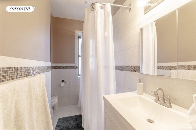 Building Photo - 418 Central Park West