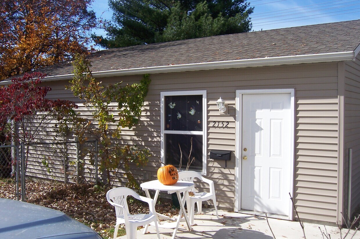 2152 11th St, Charleston, IL 61920 House Rental in Charleston, IL