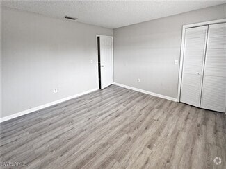Building Photo - 6635 Warwick Cir
