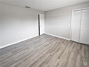 Building Photo - 6635 Warwick Cir