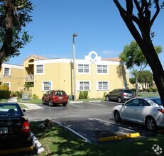 Building Photo - 9715 Fontainebleau Blvd