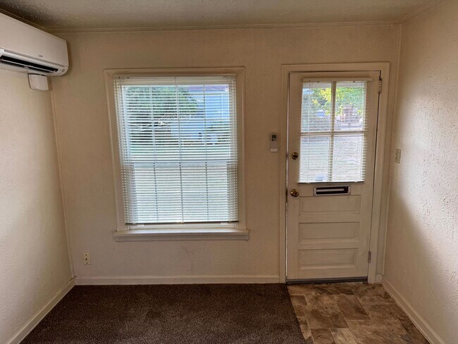 Foto del edificio - 1 Bedroom duplex in downtown Eugene