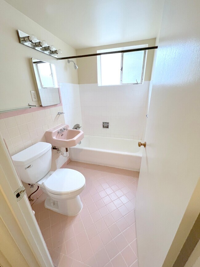 Foto del edificio - 801 N Dahlia St