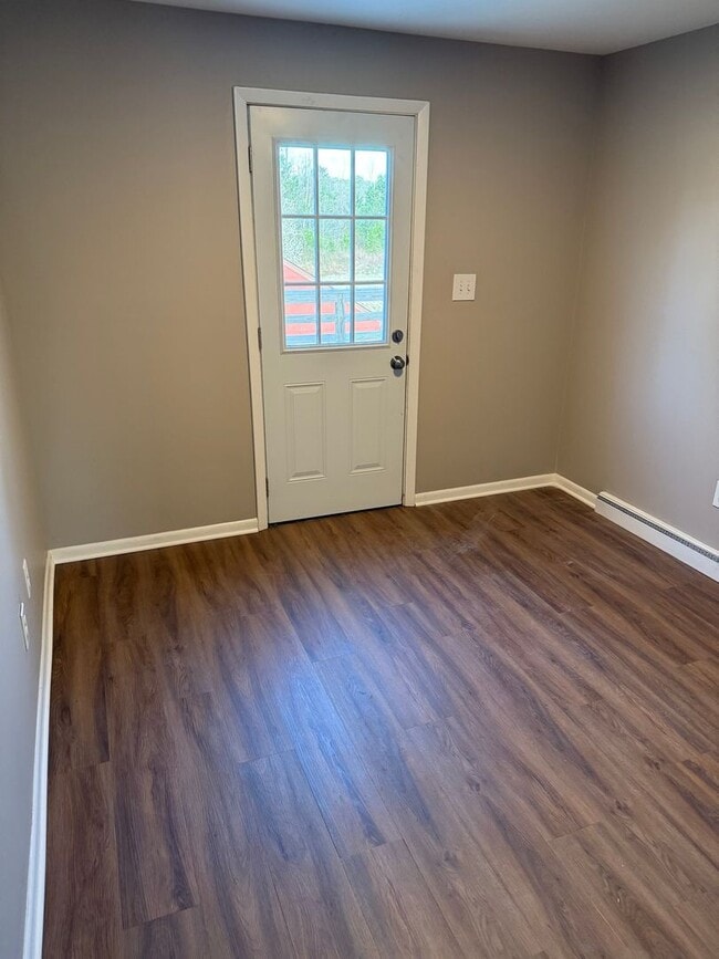 Foto del edificio - Second Floor Apartment