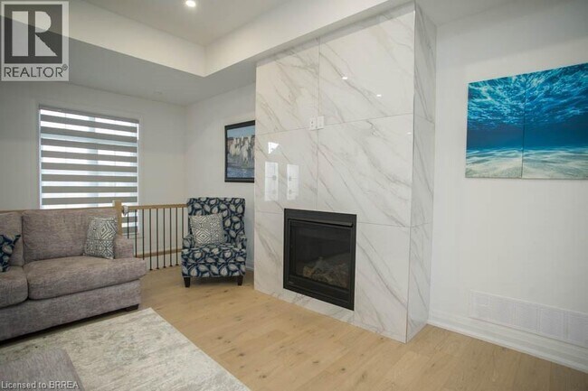 Building Photo - 14 Bowen Pl