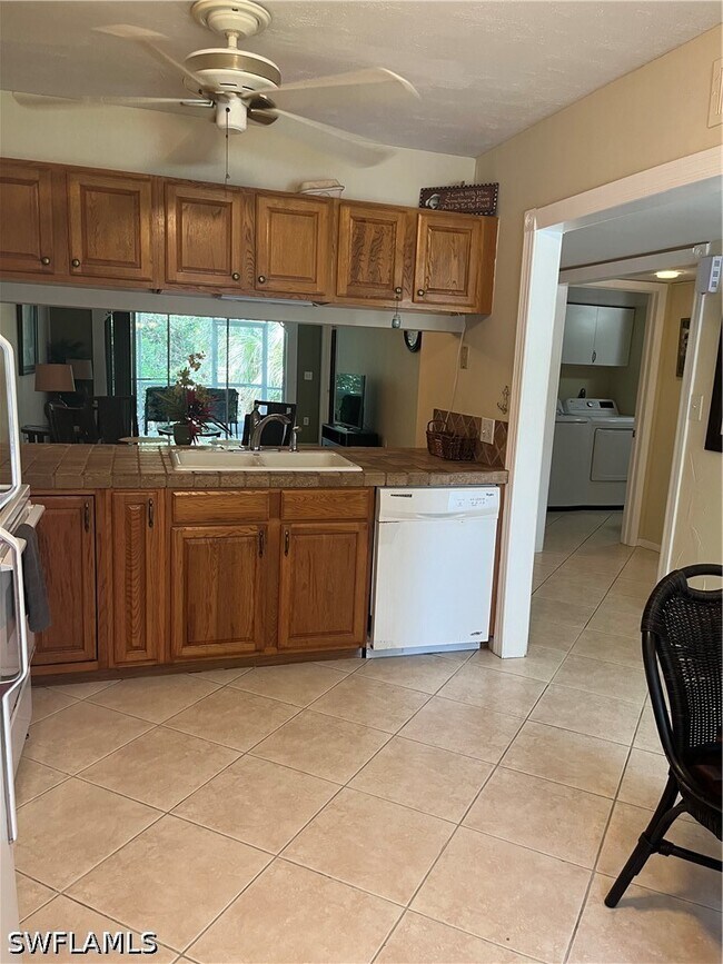 Building Photo - 3001 Sandpiper Bay Cir