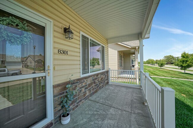 Foto del edificio - Home with newly finished basement!