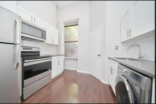 Foto del edificio - 2 bedroom in NEW YORK NY 10036
