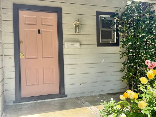 Foto del edificio - 548 W 4th Ave