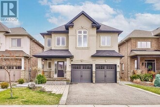 Building Photo - 195 Greti Dr
