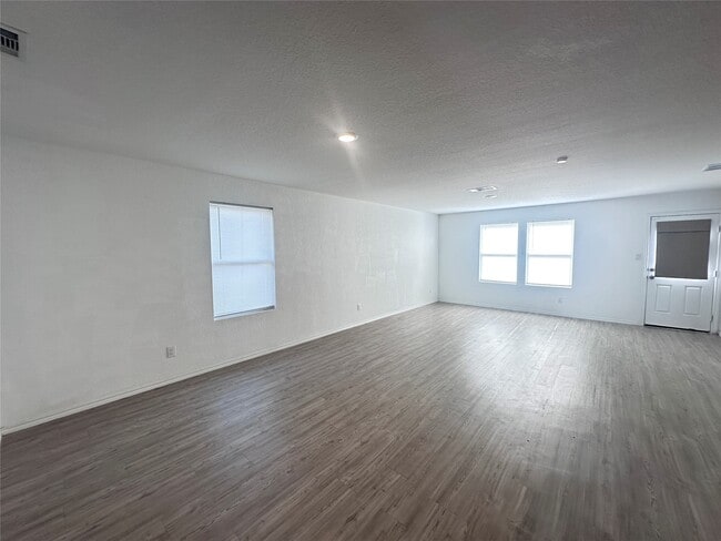 Building Photo - 2722 Winterfell St