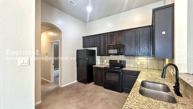 Foto del edificio - 194 Joanne Cv