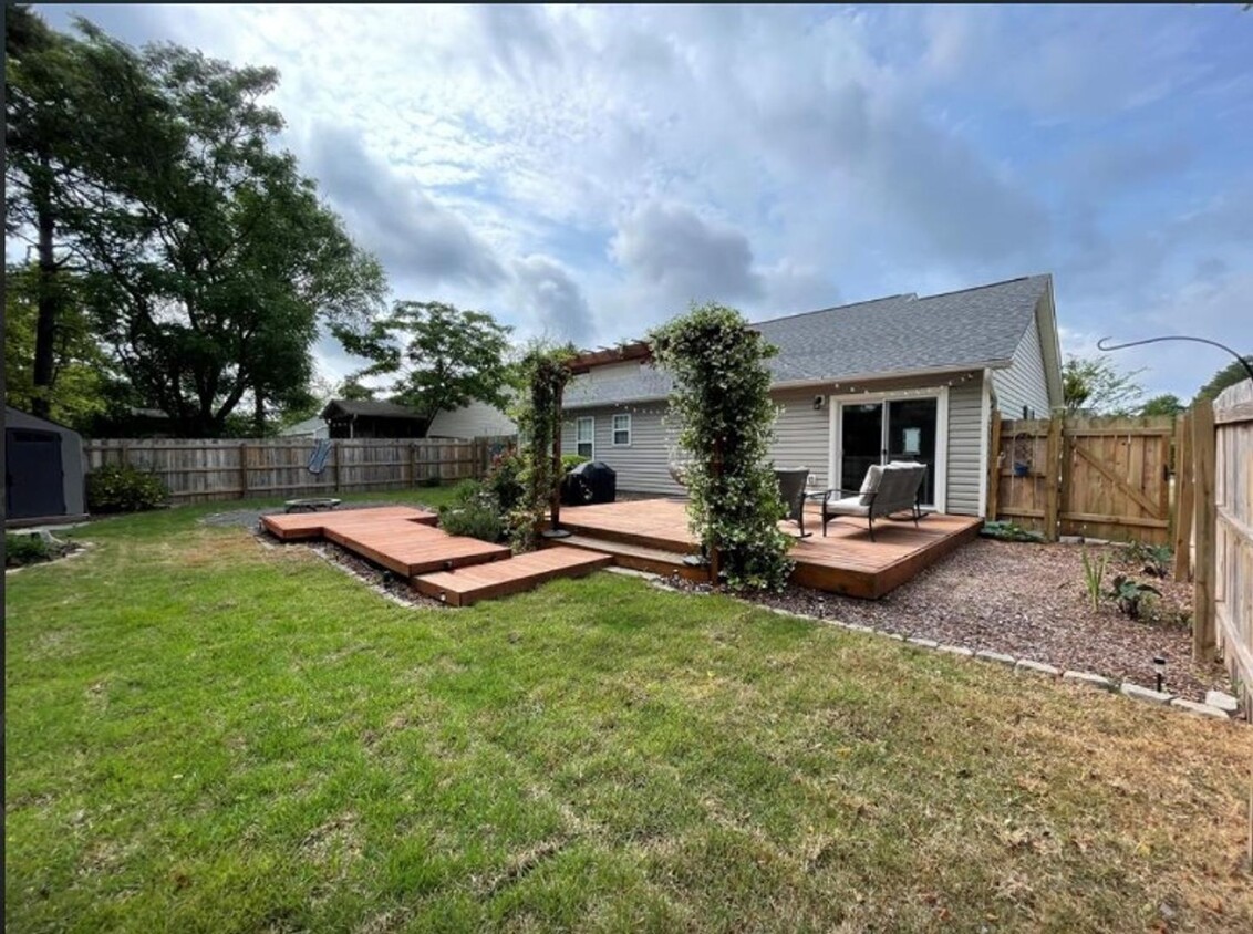 Primary Photo - FURNISHED MONTHLY RENTAL-AVAILABLE MAY-JUN...