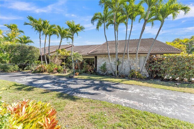 Foto del edificio - 15305 SW 74th Ct