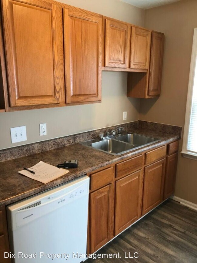 Building Photo - 3 br, 1 bath House - 2711 Armco Drive,