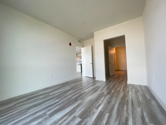 Building Photo - 1425 Ellinwood St