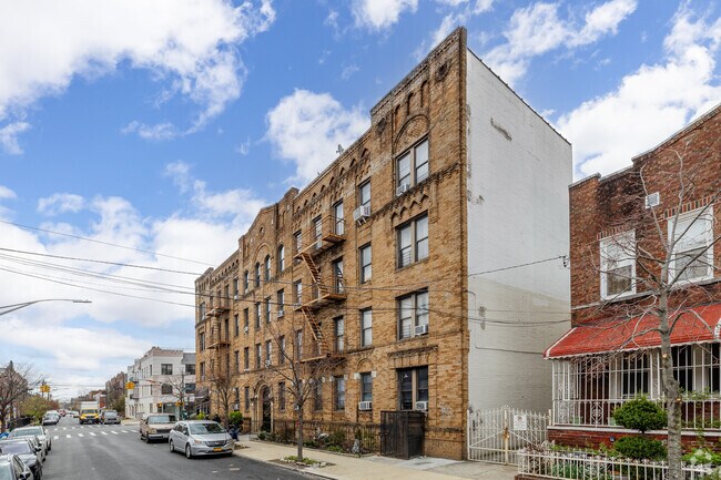 Alternate view - 210 E 51st St