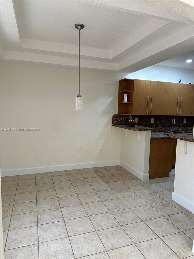 Foto del edificio - 808 NW 170th Terrace