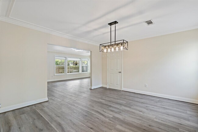 Building Photo - 2530 Wordsworth St