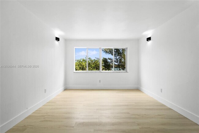 Building Photo - 14840 Naranja Lakes Blvd