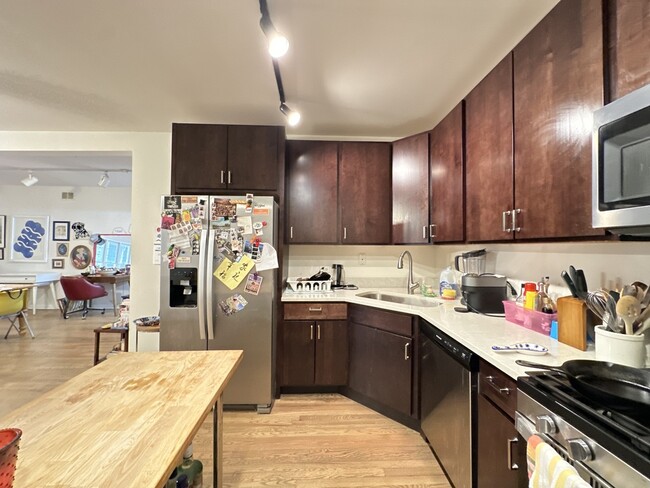 Foto del edificio - 1456 W Cortez St