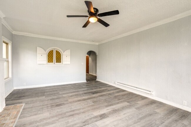Foto del edificio - 2840 S Moreland Blvd