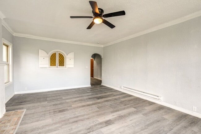 Building Photo - 2840 S Moreland Blvd