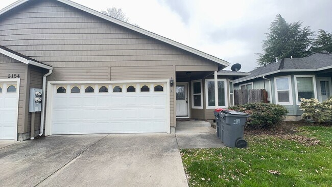 Foto del edificio - 3 Bedroom 2 Bath Duplex