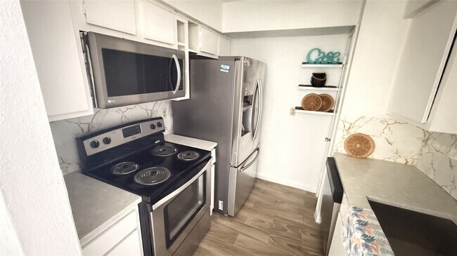 Foto del edificio - 6200 W Tidwell Rd