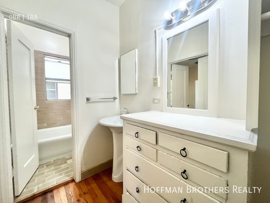 Foto del edificio - 836 Sanborn Ave