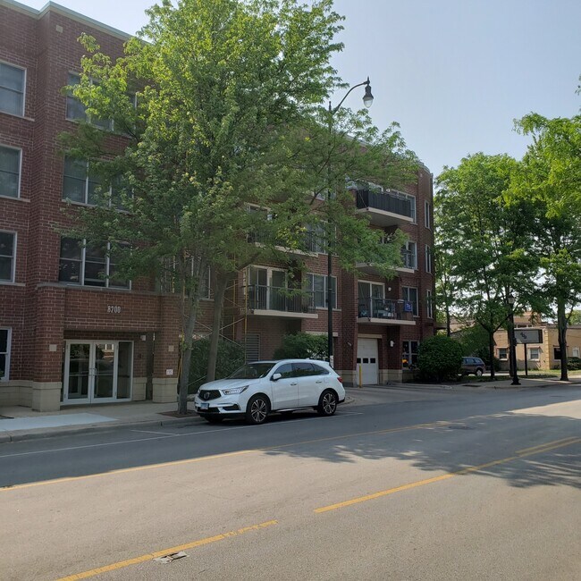8200 Lincoln Ave Unit 212, Skokie, IL 60077 Condo for Rent in Skokie