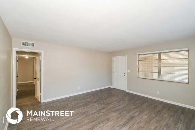 Foto del edificio - 6238 Green Pine Ln