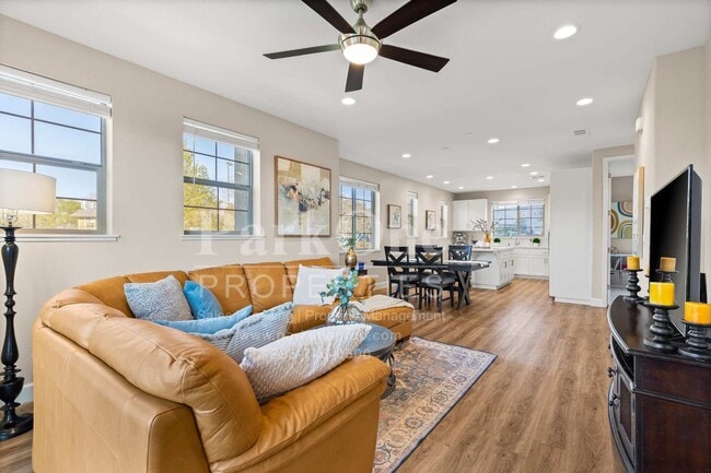 Building Photo - Modern 4-Bedroom Home with Garage in Martinez